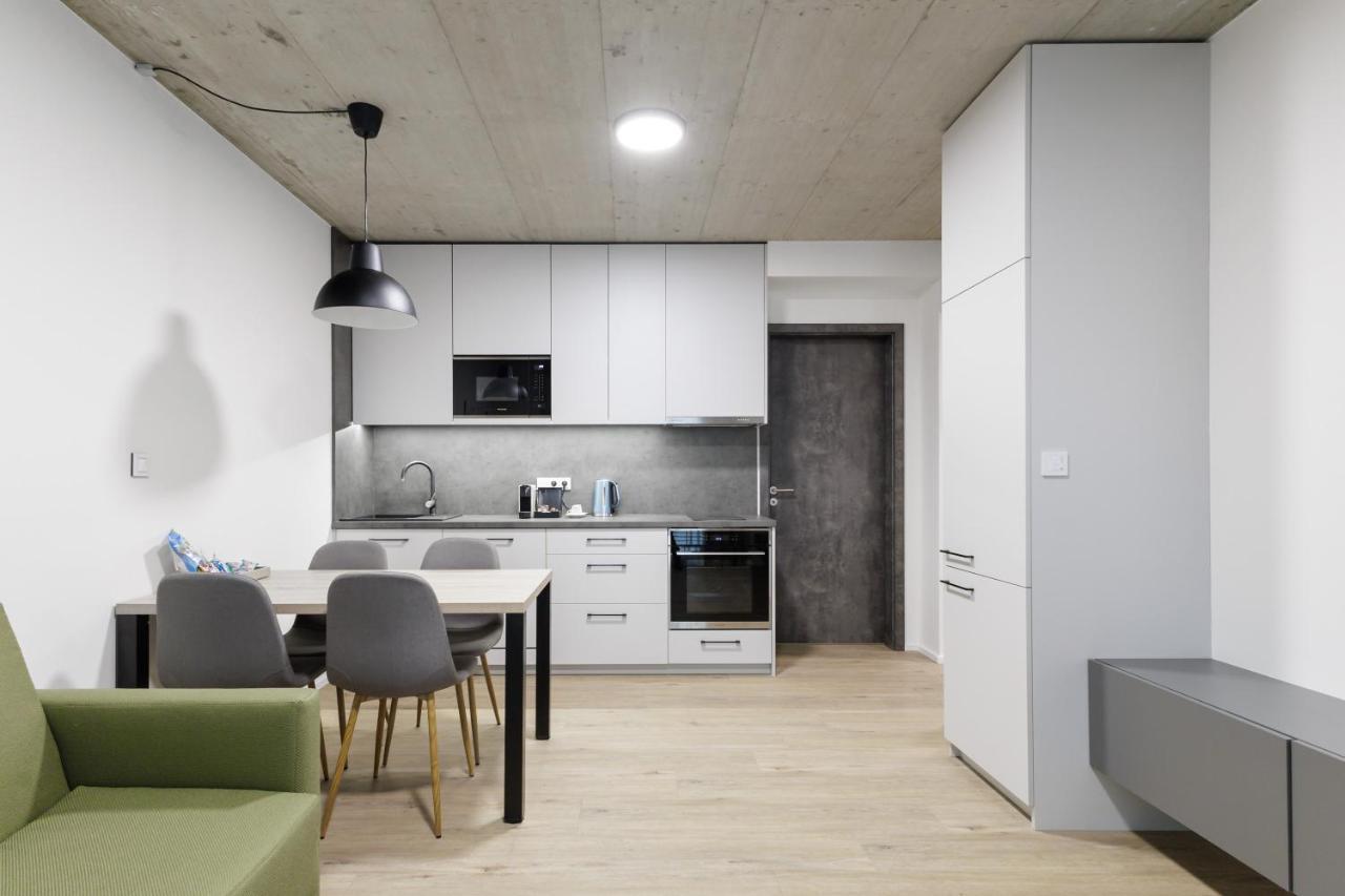 Aparthotel Na Klenici Mlada Boleslav Bagian luar foto