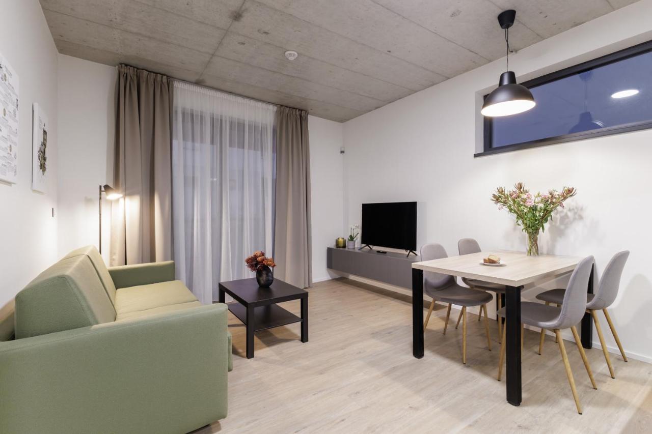 Aparthotel Na Klenici Mlada Boleslav Bagian luar foto