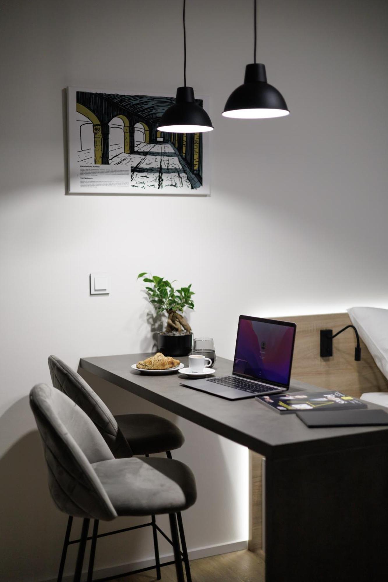Aparthotel Na Klenici Mlada Boleslav Bagian luar foto